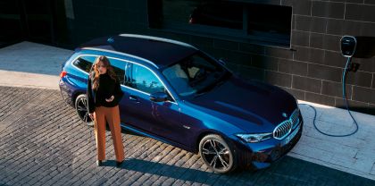 Elektroauto beim laden